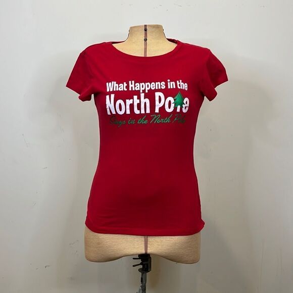 Piper & Blue "What Happens in the North Pole" Fitted T-Shirt - Size XL - Picture 3 of 11